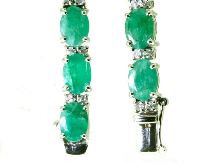 37.00ct Emerald & Diamond Necklace in 14K White Gold