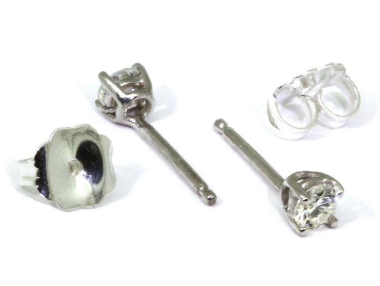 0.25 Carats Diamond Earrings in 14k White Gold