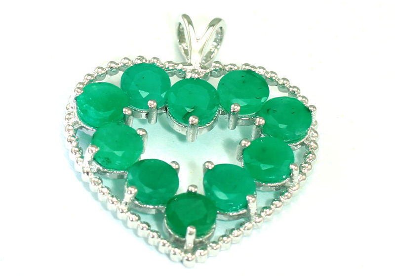 2.86ct Emerald Necklace in 18K White Gold