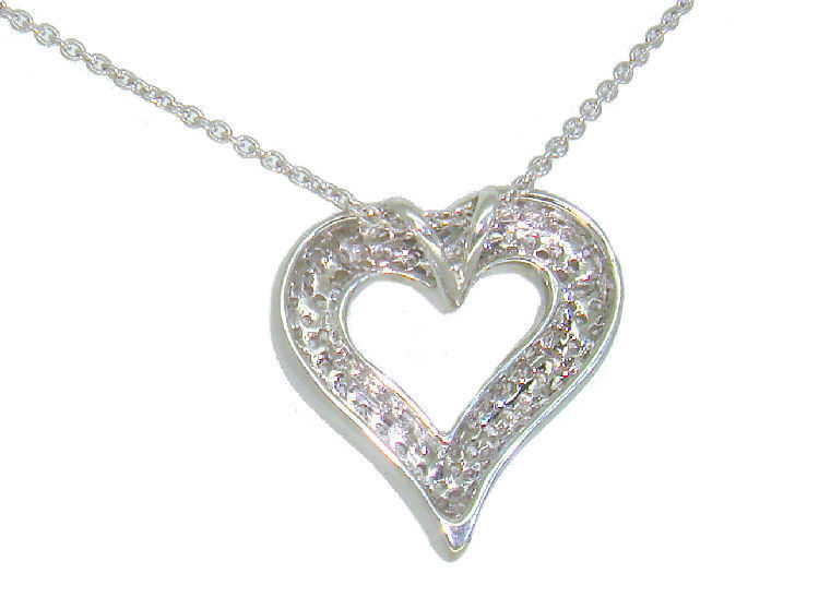 0.39ct Heart-Shaped Diamond Necklace in 18K White Gold