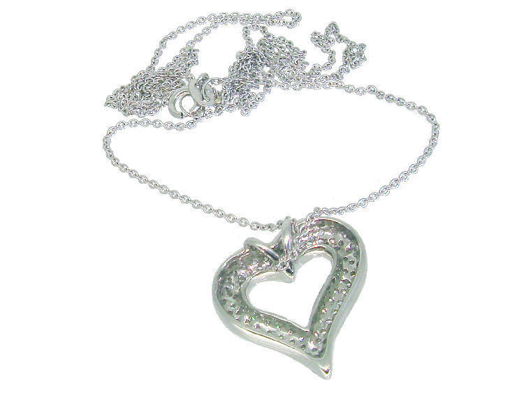 0.39ct Heart-Shaped Diamond Necklace in 18K White Gold
