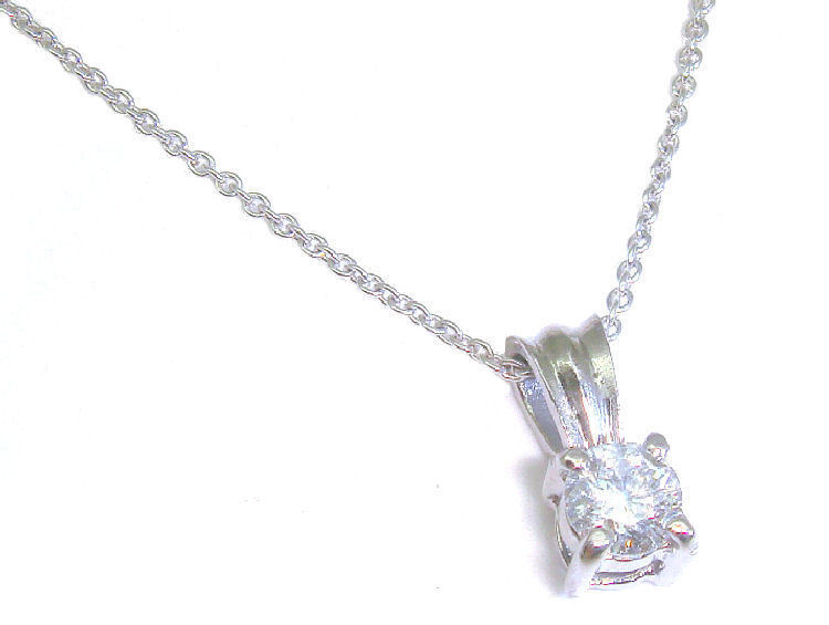 0.25ct Diamond Necklace in 14K & 18K White Gold