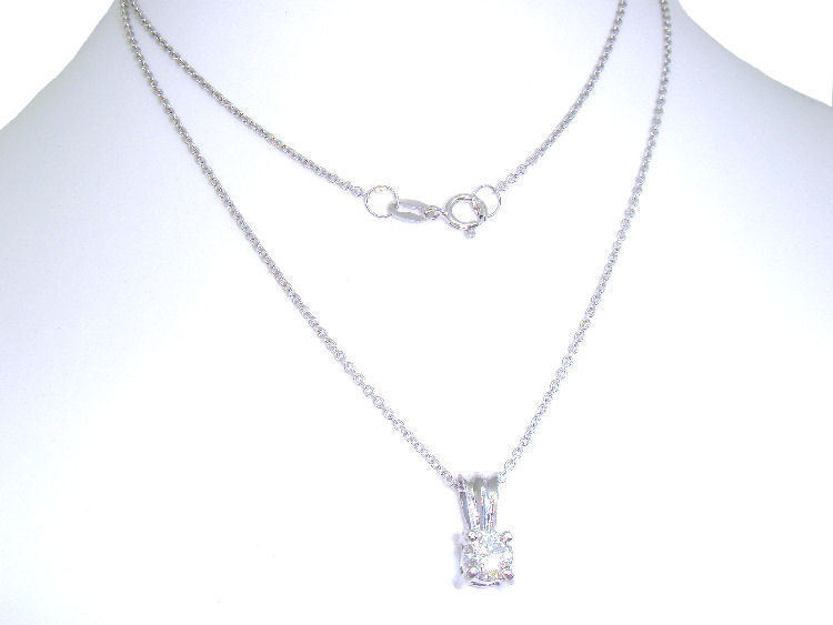 0.25ct Diamond Necklace in 14K & 18K White Gold
