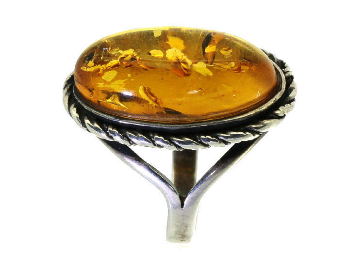 4.70cts Cabochon Oval Amber Ring Set In Silver