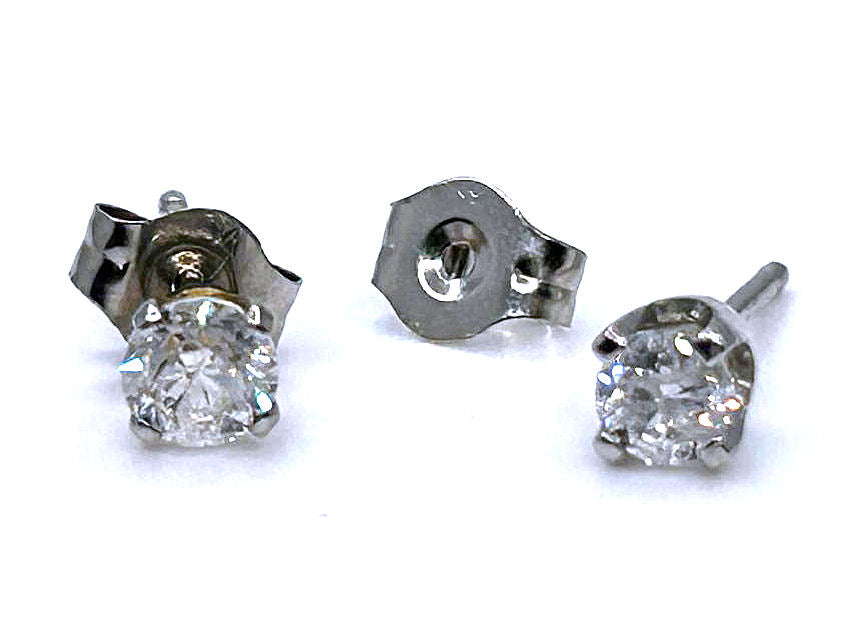 0.25 Carats Diamond Earrings in 14k White Gold