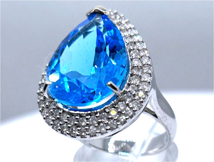 15.10ct Swiss Blue Topaz & Diamond Ring in 14K White Gold
