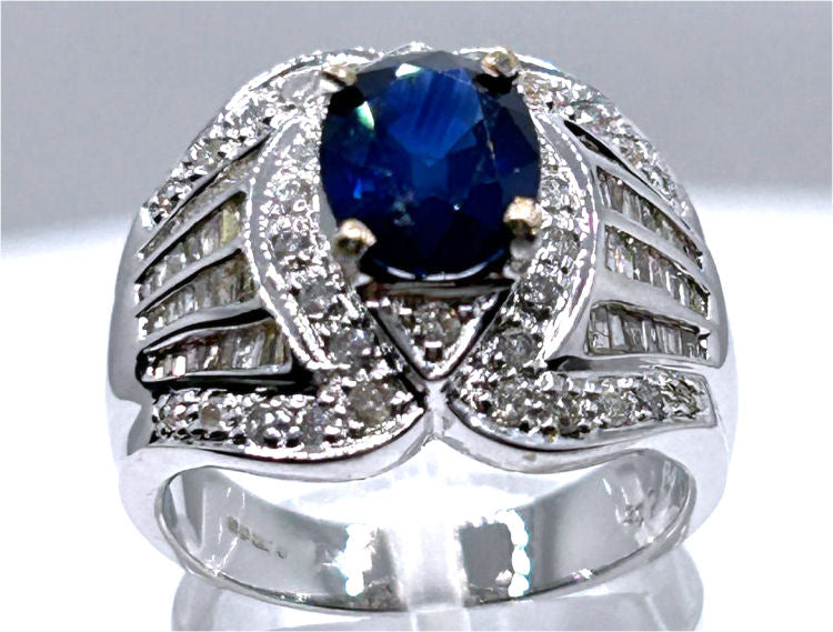 2.81ct Sapphire & Diamond Ring in 18K White Gold