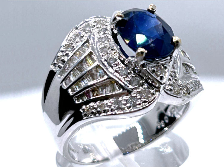 2.81ct Sapphire & Diamond Ring in 18K White Gold