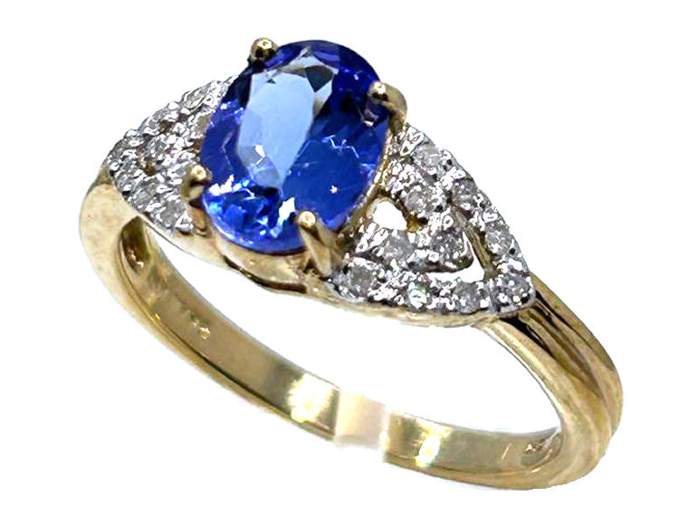 0.90 ctw Diamond and Tanzanite Set in 10K Yellow Gold Ring