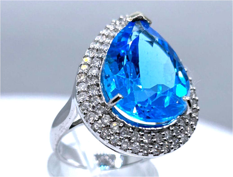 15.10ct Swiss Blue Topaz & Diamond Ring in 14K White Gold