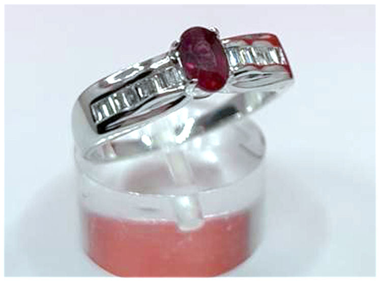 0.85 Carats Ruby VS Diamond Ring in 18k White Gold