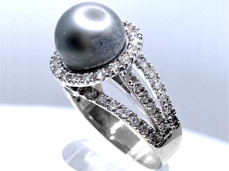 0.90ctw Diamond and Tahitian Pearl Set in 18K White Gold Ring
