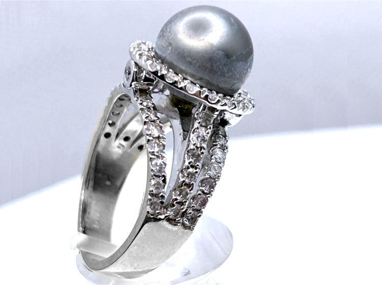 0.90ctw Diamond and Tahitian Pearl Set in 18K White Gold Ring