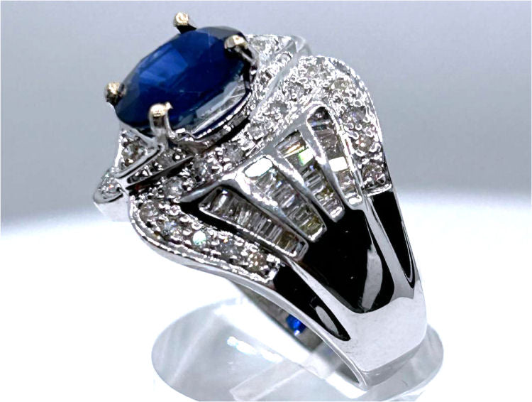 2.81ct Sapphire & Diamond Ring in 18K White Gold
