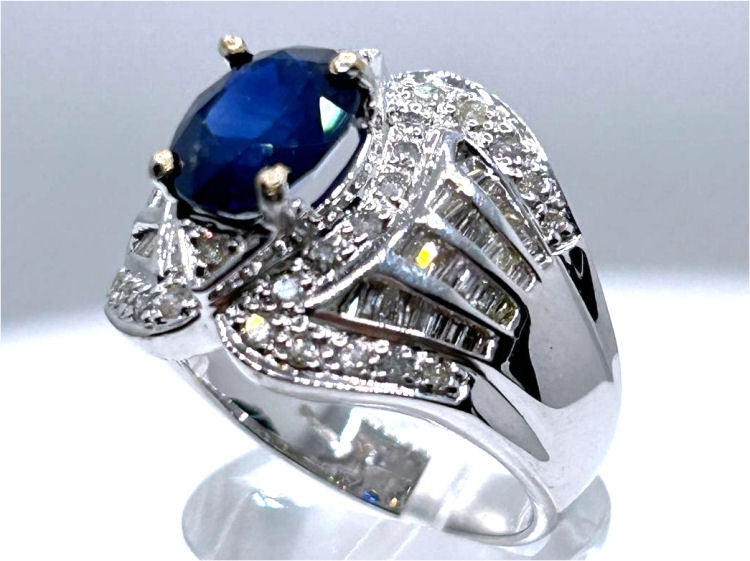 2.81ct Sapphire & Diamond Ring in 18K White Gold