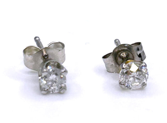 0.25 Carats Diamond Earrings in 14k White Gold