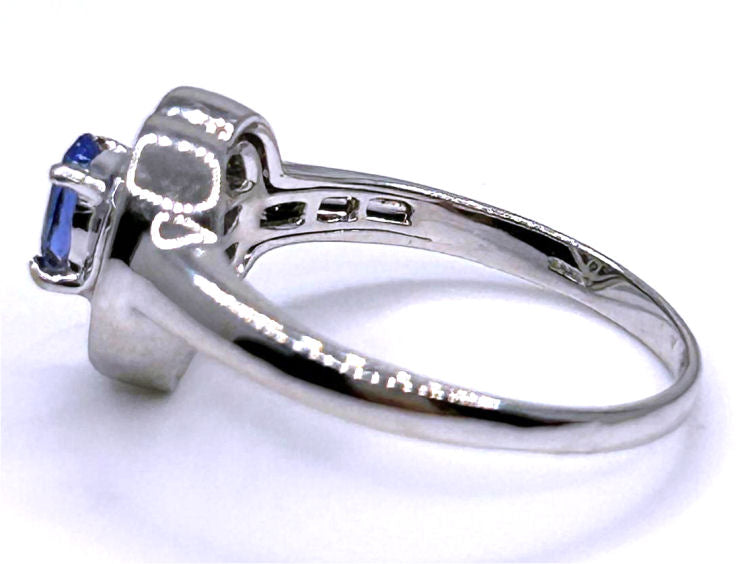0.95ct Tanzanite & Diamond Diamond Ring in 18k White Gold