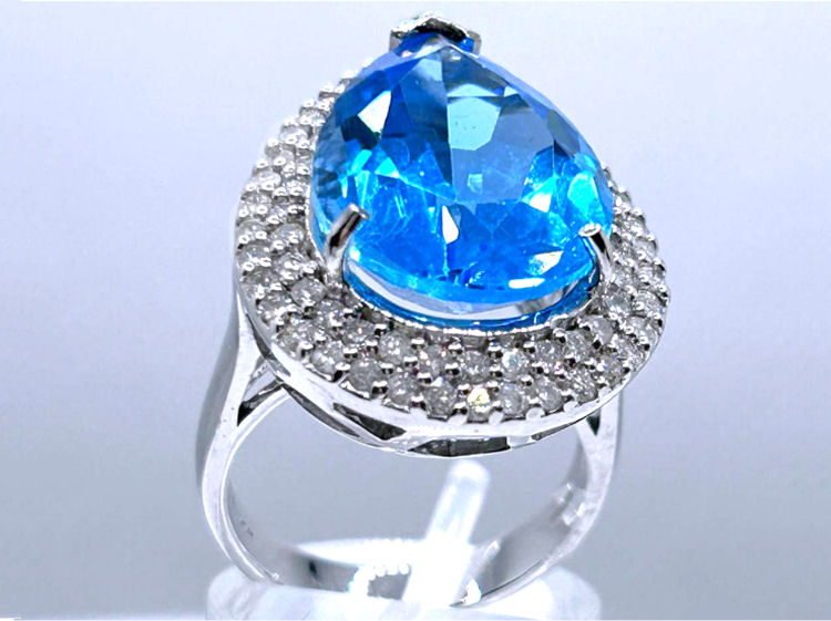 15.10ct Swiss Blue Topaz & Diamond Ring in 14K White Gold