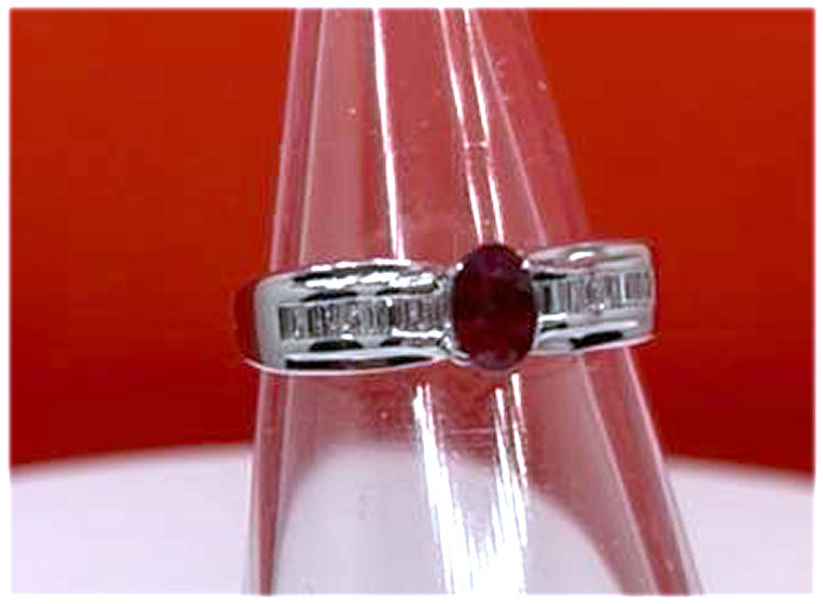0.85 Carats Ruby VS Diamond Ring in 18k White Gold