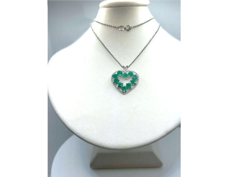 2.86ct Emerald Necklace in 18K White Gold