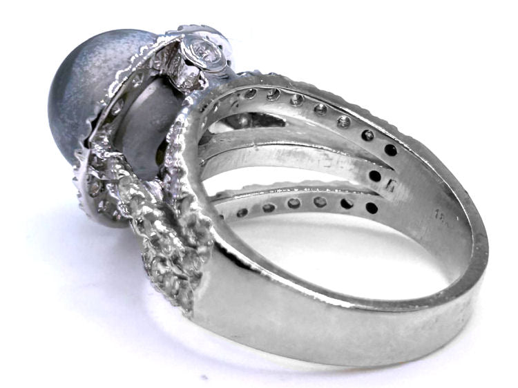 0.90ctw Diamond and Tahitian Pearl Set in 18K White Gold Ring