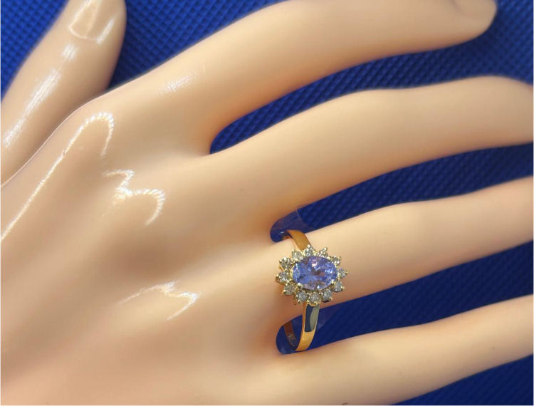 1.14ct Tanzanite & Diamond Ring in 14K Yellow Gold