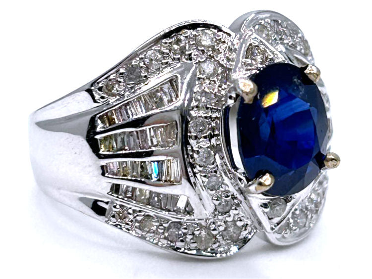 2.81ct Sapphire & Diamond Ring in 18K White Gold