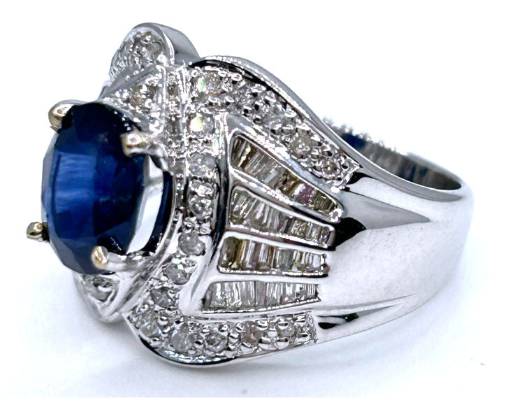 2.81ct Sapphire & Diamond Ring in 18K White Gold