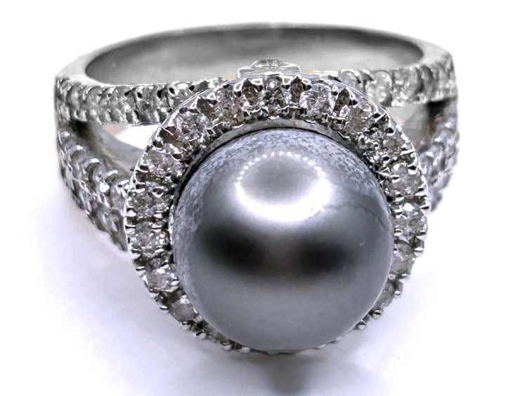 0.90ctw Diamond and Tahitian Pearl Set in 18K White Gold Ring