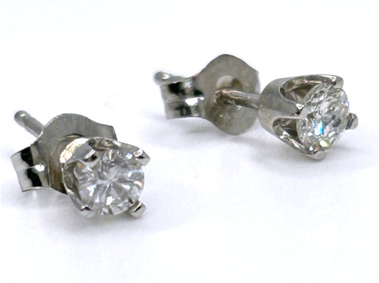 0.25 Carats Diamond Earrings in 14k White Gold