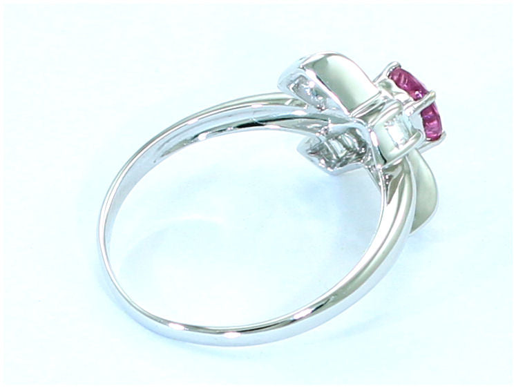 0.96 Carats Sapphire VS Diamond ring in 18k White Gold