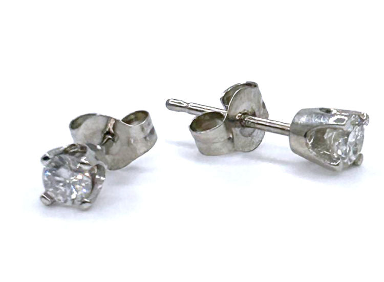 0.25 Carats Diamond Earrings in 14k White Gold