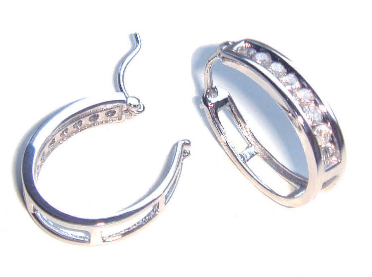 Hoop Earrings With 0.5ctw Diamond Made of 9K White Gold