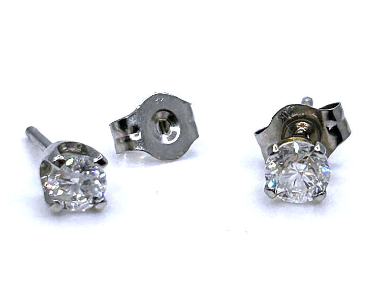 0.25 Carats Diamond Earrings in 14k White Gold