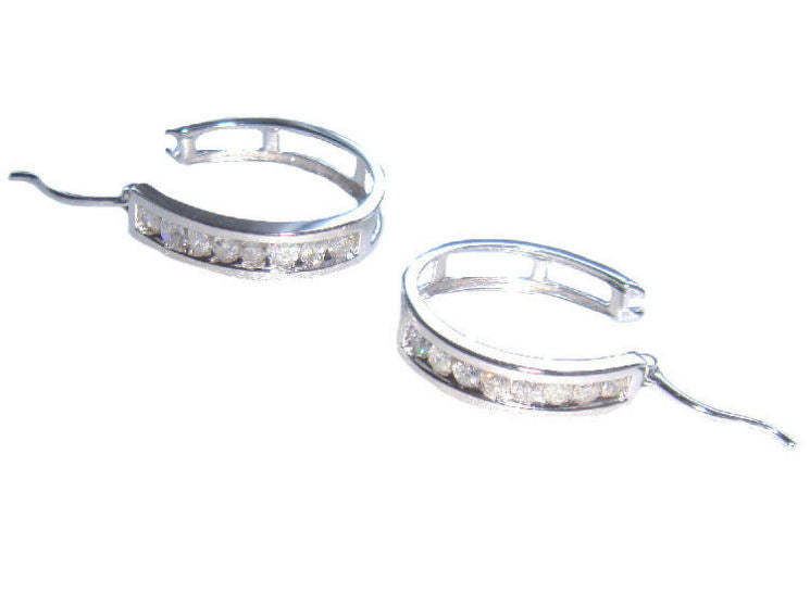 Hoop Earrings With 0.5ctw Diamond Made of 9K White Gold