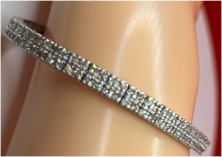 3.93ctw Diamond Tennis Bracelet In 18kt White Gold