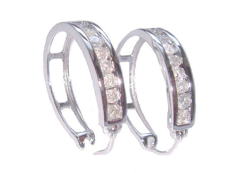 Hoop Earrings With 0.5ctw Diamond Made of 9K White Gold