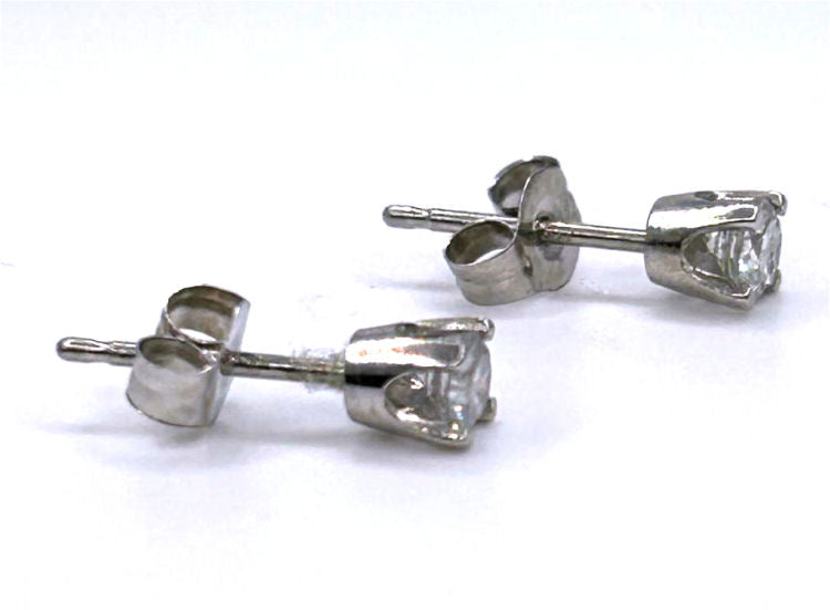 0.25 Carats Diamond Earrings in 14k White Gold