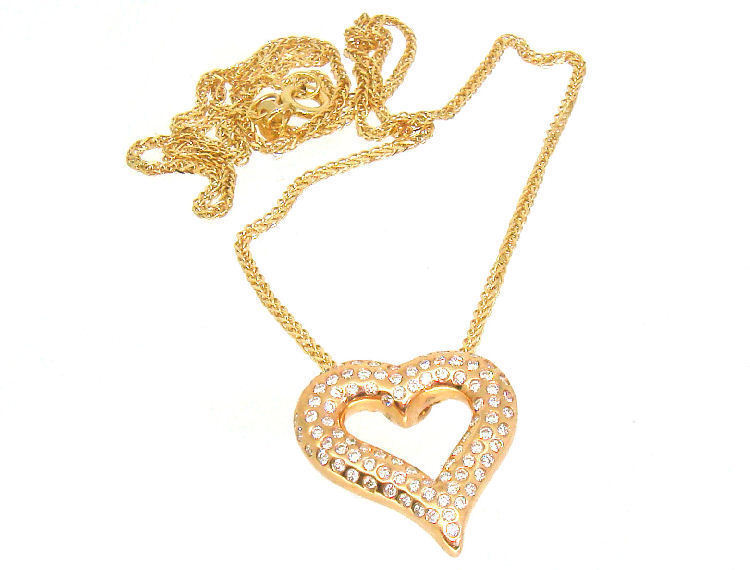 0.39ct Heart-Shaped Diamond Necklace in 18K Yellow Gold