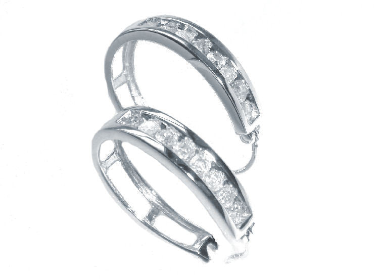 Hoop Earrings With 0.5ctw Diamond Made of 9K White Gold