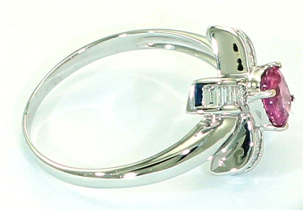 0.96 Carats Sapphire VS Diamond ring in 18k White Gold